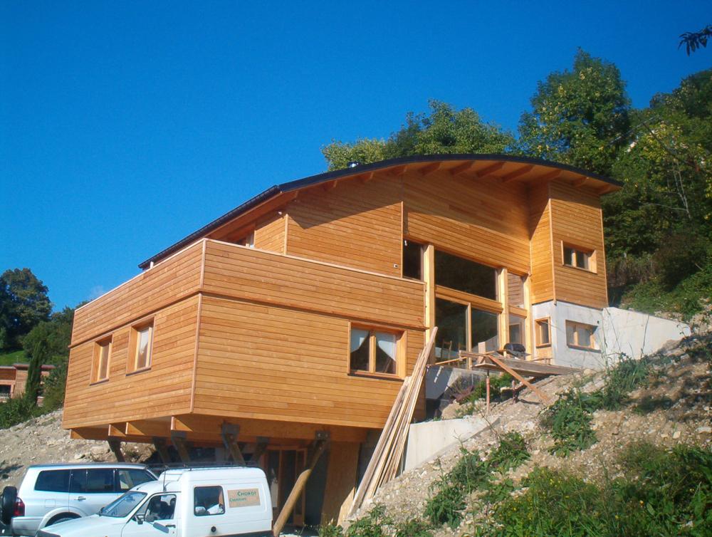 Façade bardée près de Isère